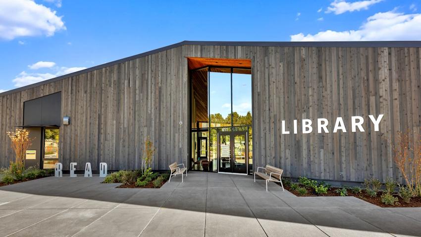 Front entrance of the Woodland library buildings